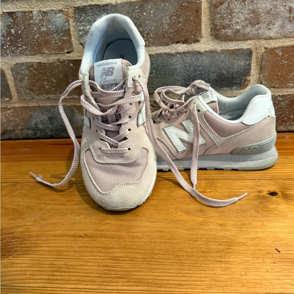 New Balance Women’s 574 Pastel Pink Athletic Sneakers 7.5 WIDE